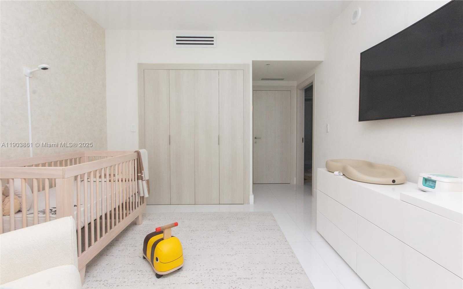 Small Image of 92 SOUTH WEST 3RD ST #1711, Miami Number 28