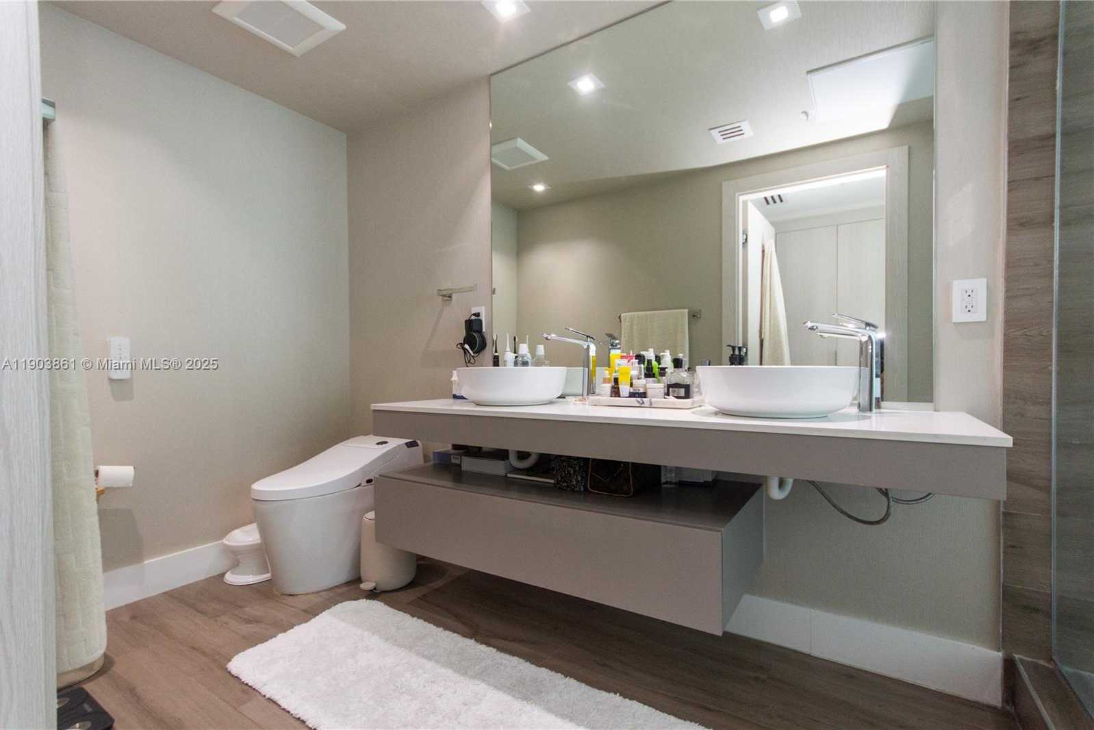 Small Image of 92 SOUTH WEST 3RD ST #1711, Miami Number 30