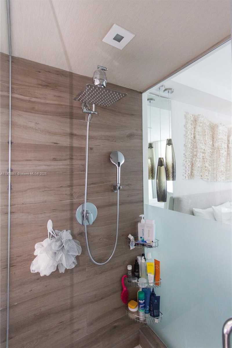 Small Image of 92 SOUTH WEST 3RD ST #1711, Miami Number 33