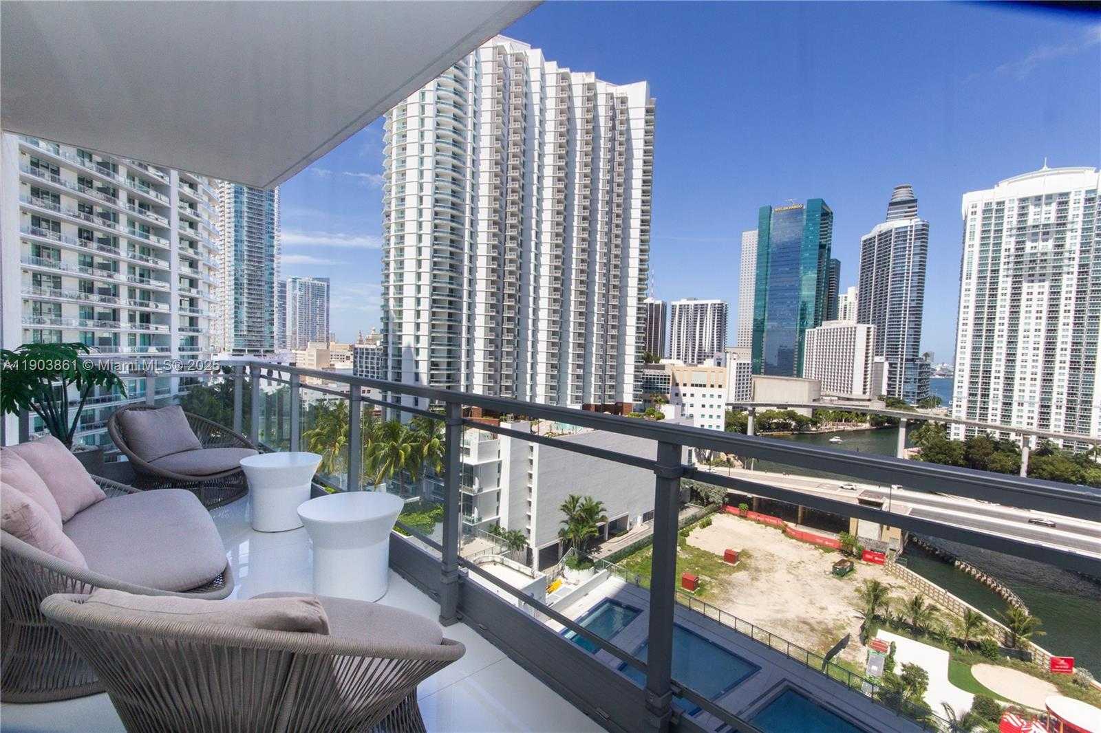 Small Image of 92 SOUTH WEST 3RD ST #1711, Miami Number 36