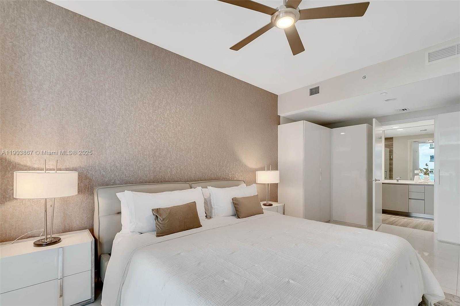 Small Image of 1010 BRICKELL AVE #4309, Miami Number 12