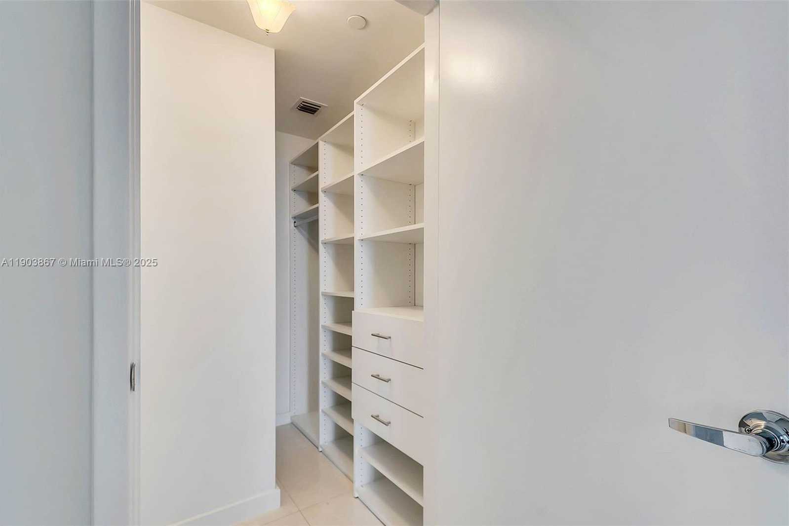 Small Image of 1010 BRICKELL AVE #4309, Miami Number 19