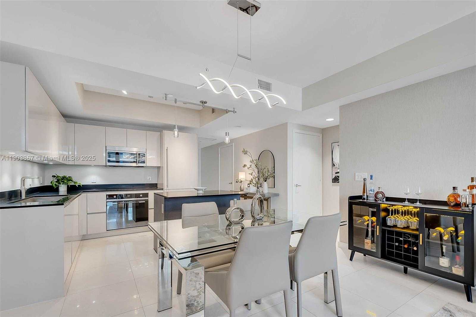 Small Image of 1010 BRICKELL AVE #4309, Miami Number 6