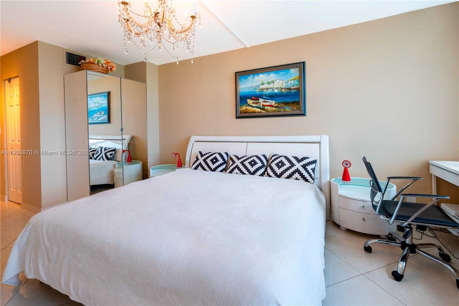 Imagen de Pequeño Objeto