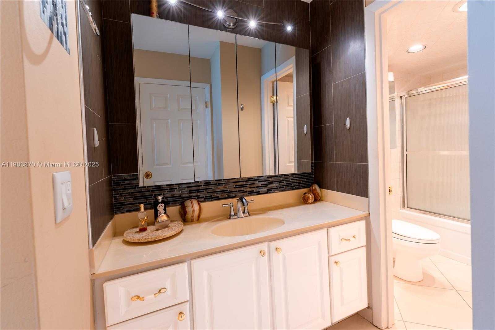 Imagen de Pequeño Objeto