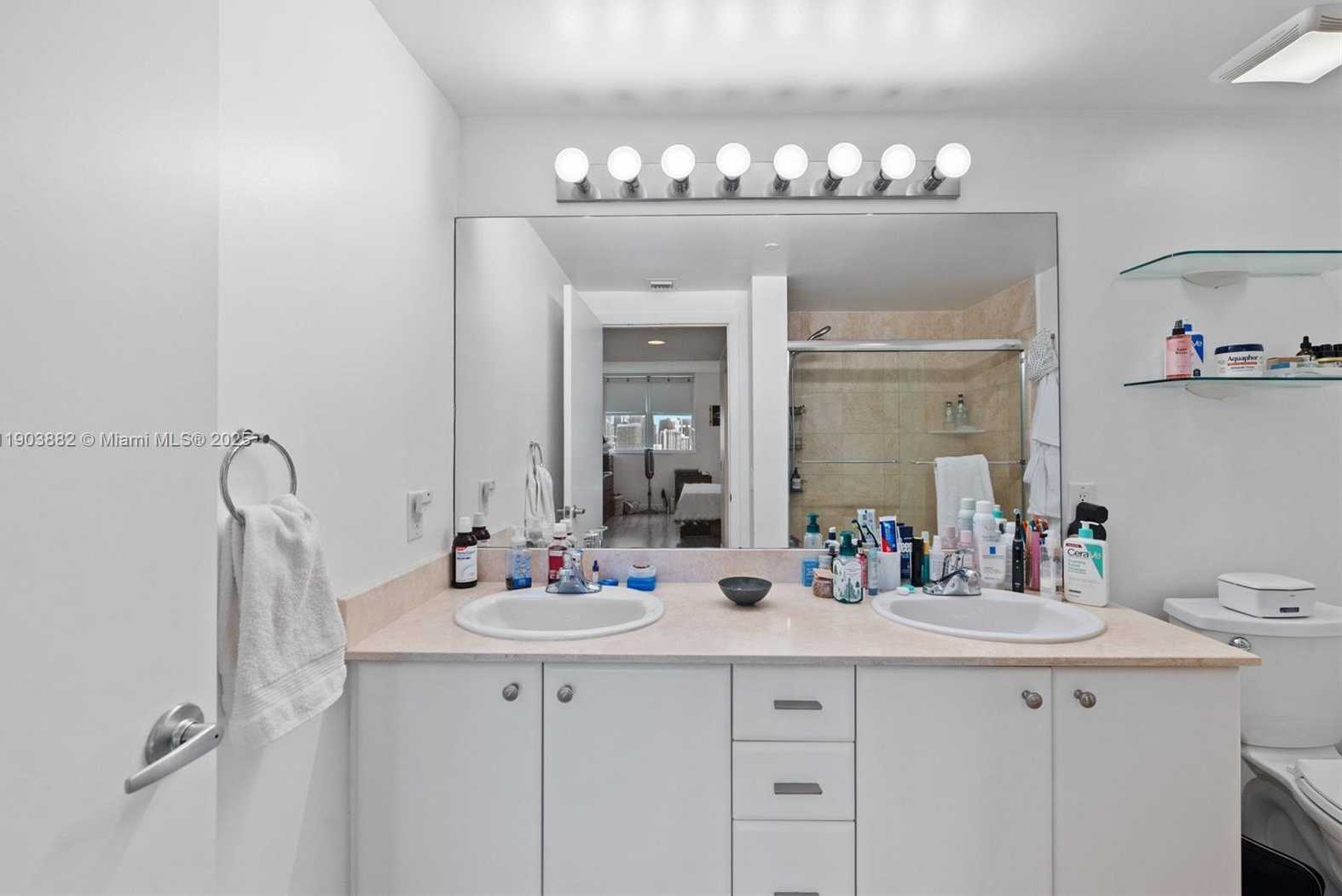 Small Image of 2475 BRICKELL AVE #1805, Miami Number 15