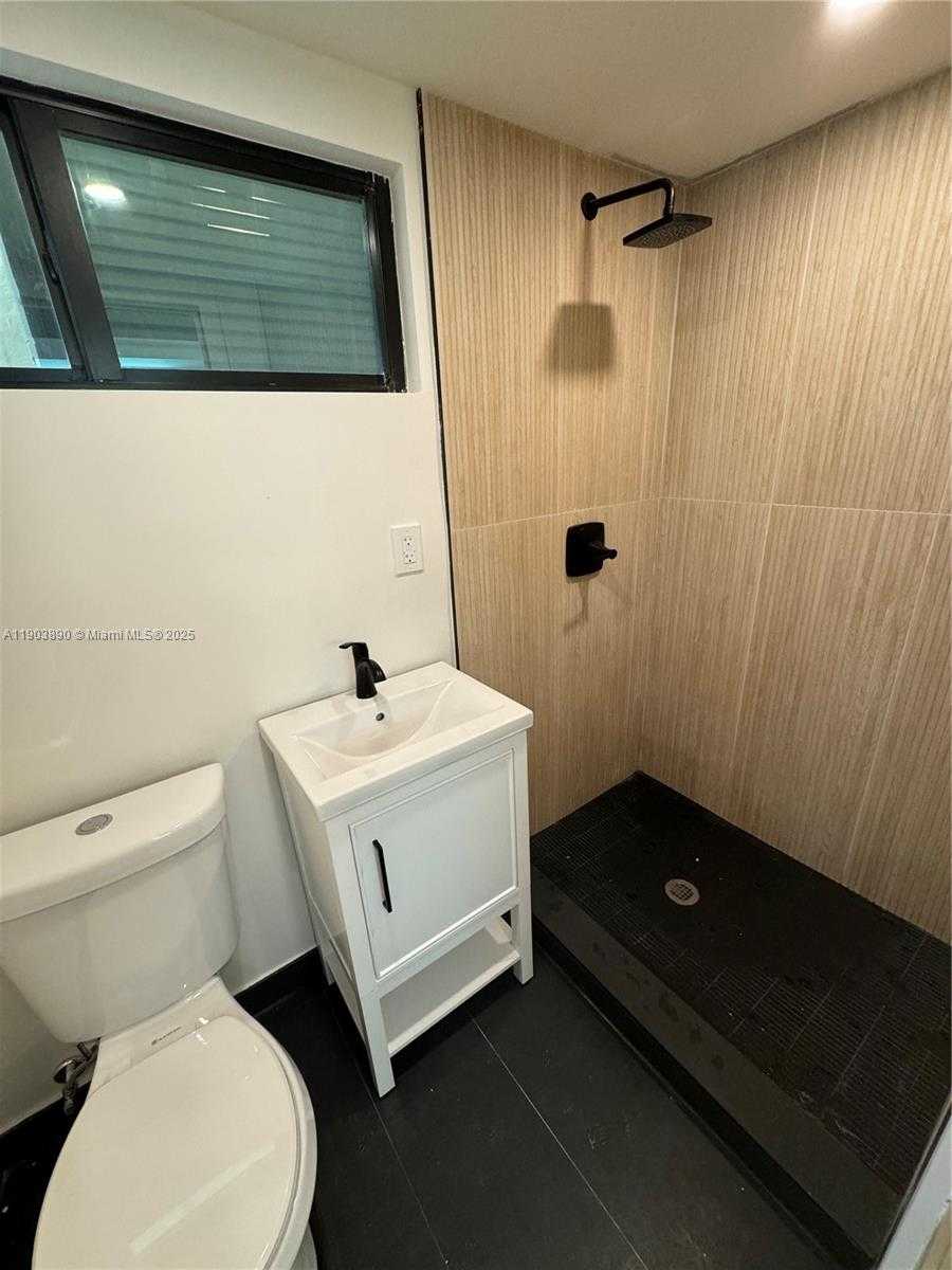 Small Image of 7030 SOUTH WEST 87TH CT, Miami Number 10