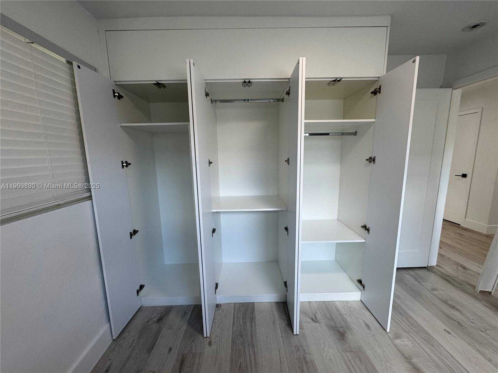 Small Image of 7030 SOUTH WEST 87TH CT, Miami Number 13