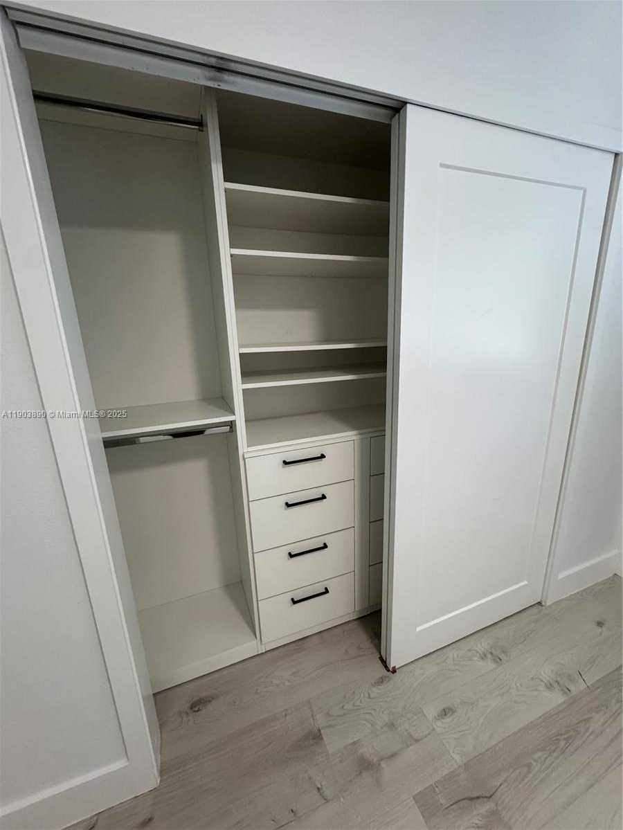 Small Image of 7030 SOUTH WEST 87TH CT, Miami Number 16