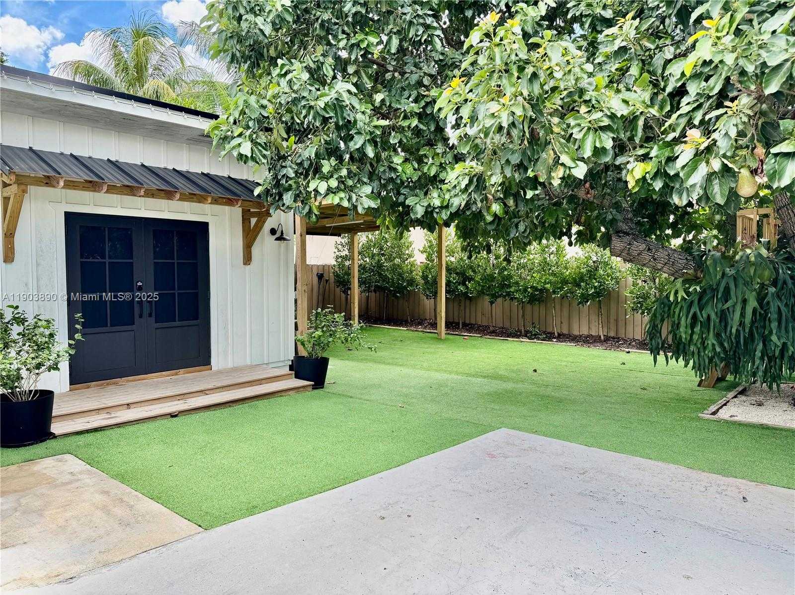 Small Image of 7030 SOUTH WEST 87TH CT, Miami Number 3