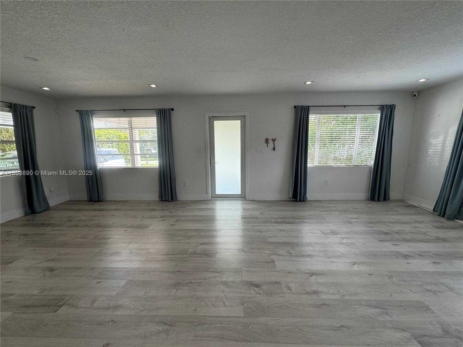 Small Image of 7030 SOUTH WEST 87TH CT, Miami Number 6