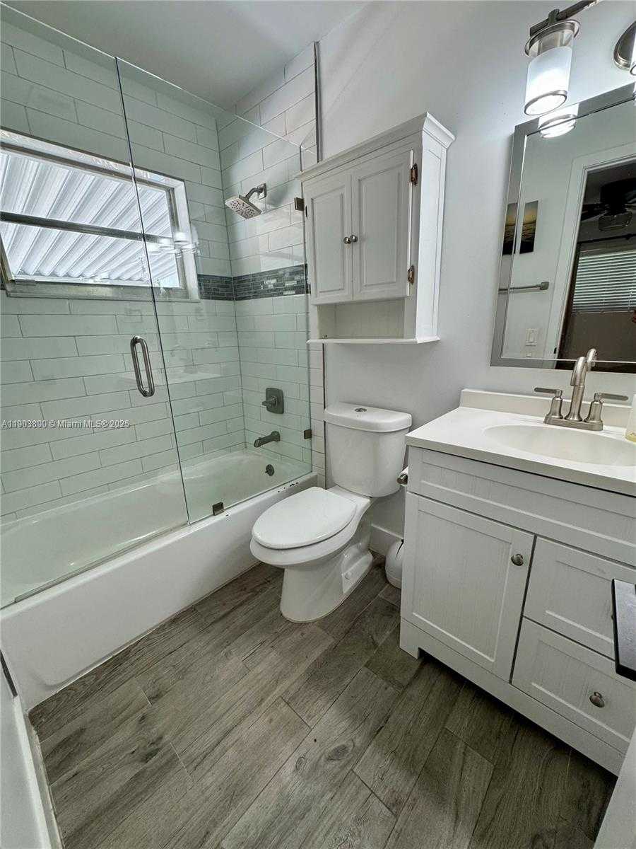 Small Image of 7030 SOUTH WEST 87TH CT, Miami Number 8