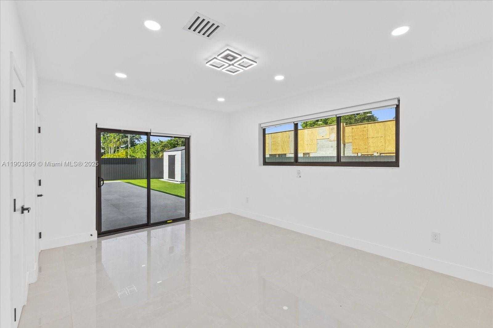 Small Image of 19511 NORTH EAST 18TH PL, Miami Number 11