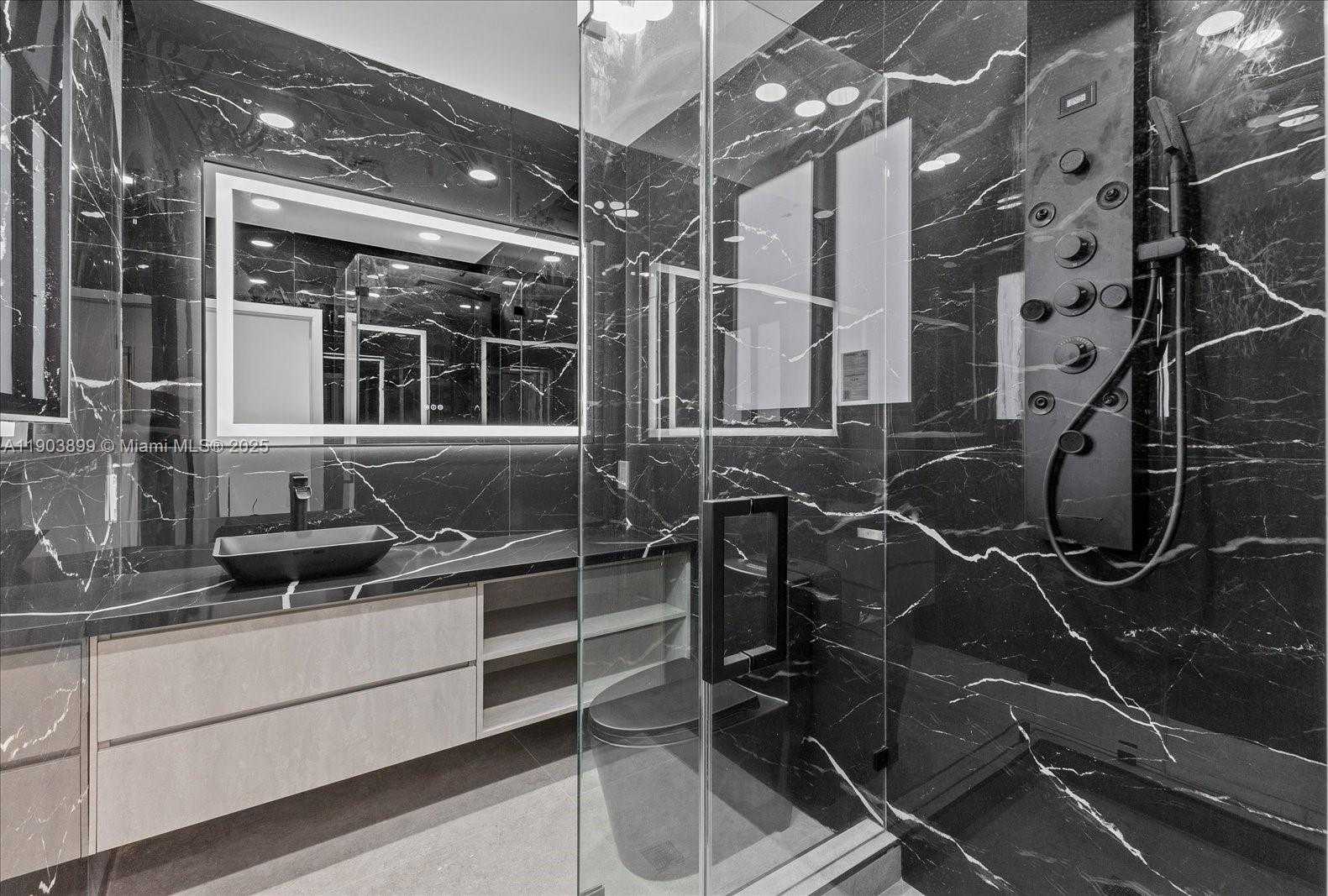 Small Image of 19511 NORTH EAST 18TH PL, Miami Number 12