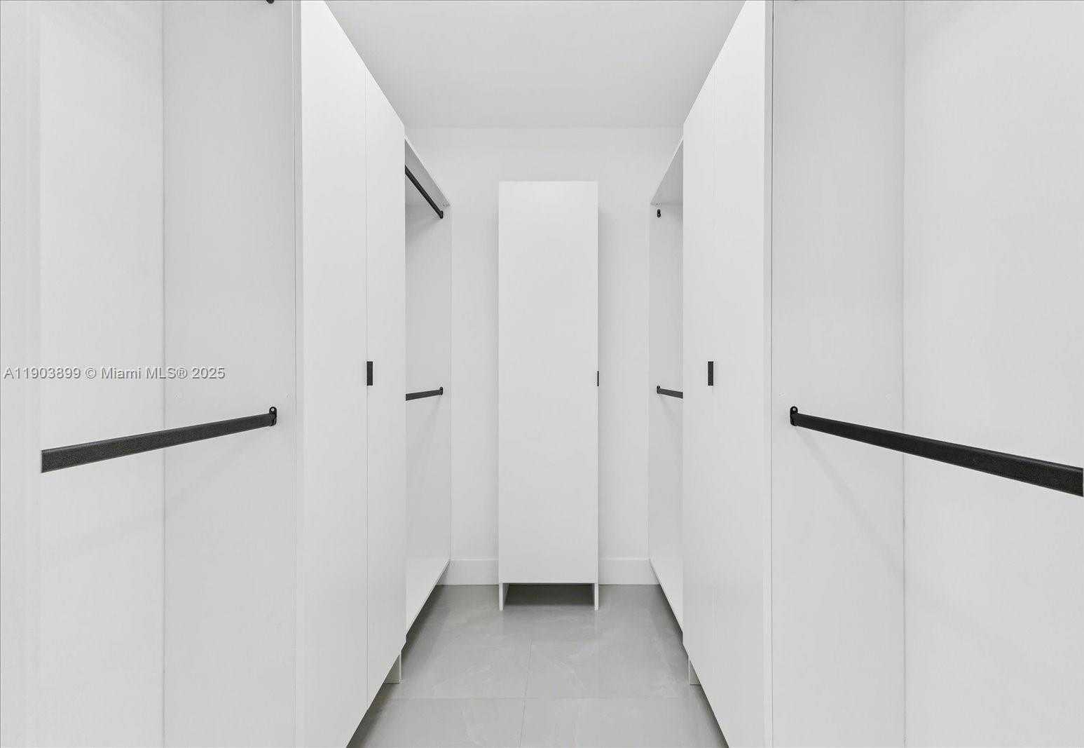 Small Image of 19511 NORTH EAST 18TH PL, Miami Number 13