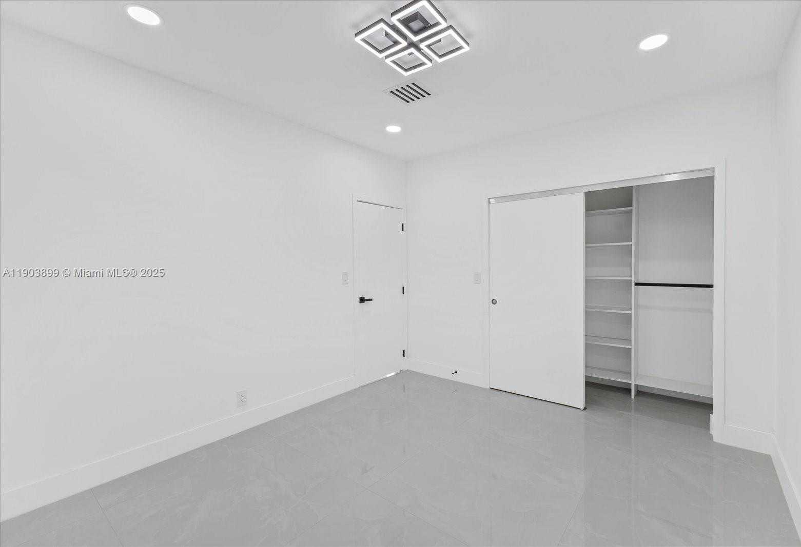 Small Image of 19511 NORTH EAST 18TH PL, Miami Number 15