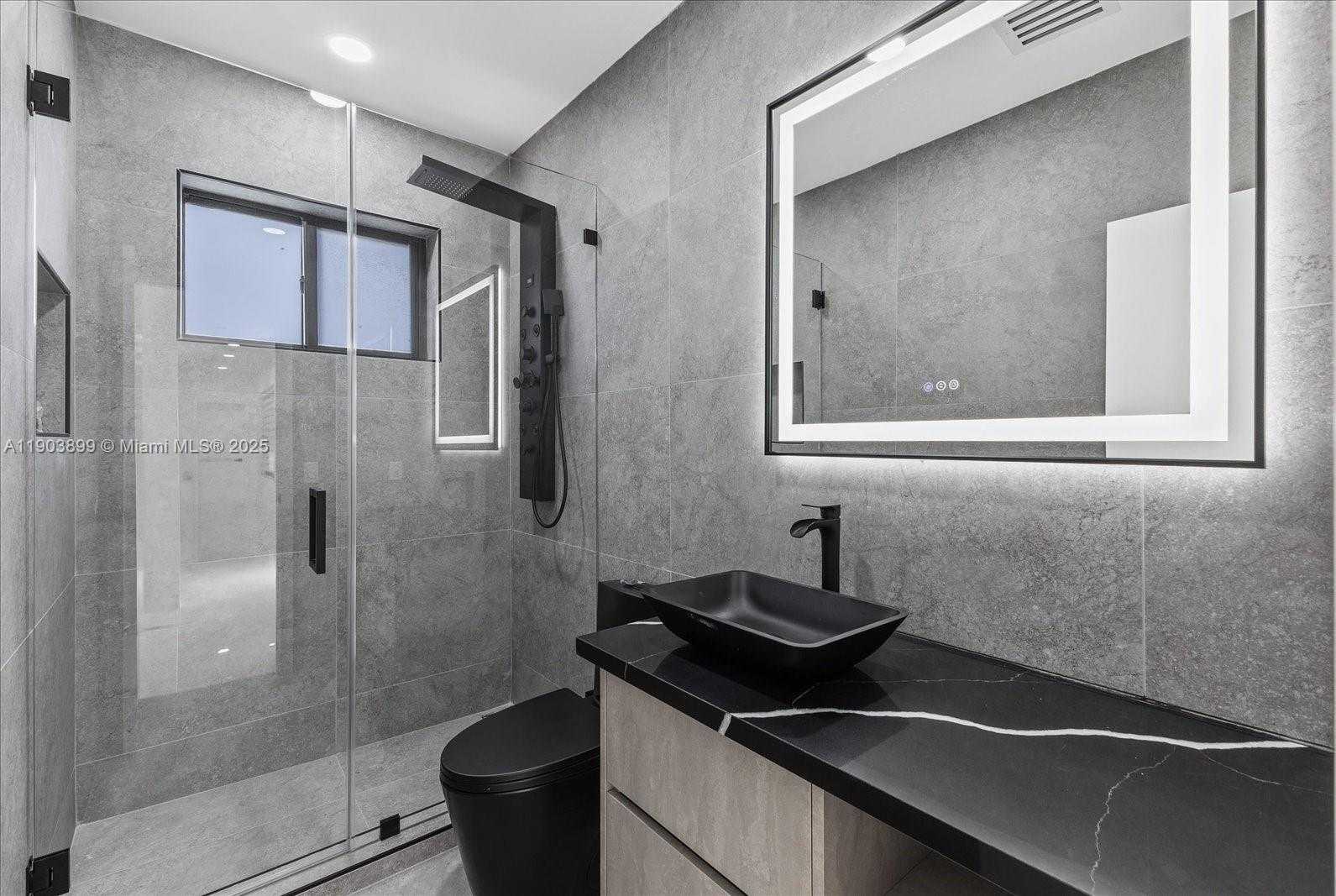 Small Image of 19511 NORTH EAST 18TH PL, Miami Number 16