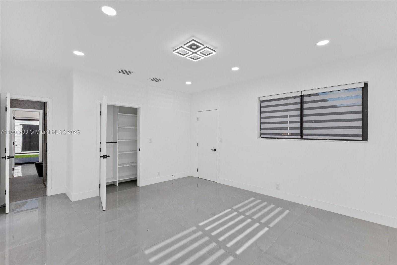 Small Image of 19511 NORTH EAST 18TH PL, Miami Number 21