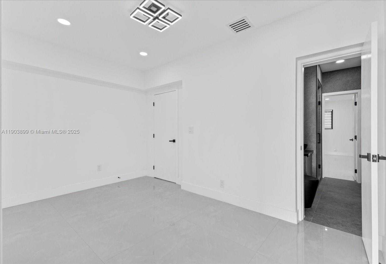 Small Image of 19511 NORTH EAST 18TH PL, Miami Number 24