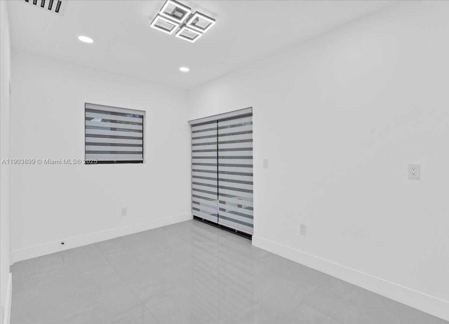 Small Image of 19511 NORTH EAST 18TH PL, Miami Number 25