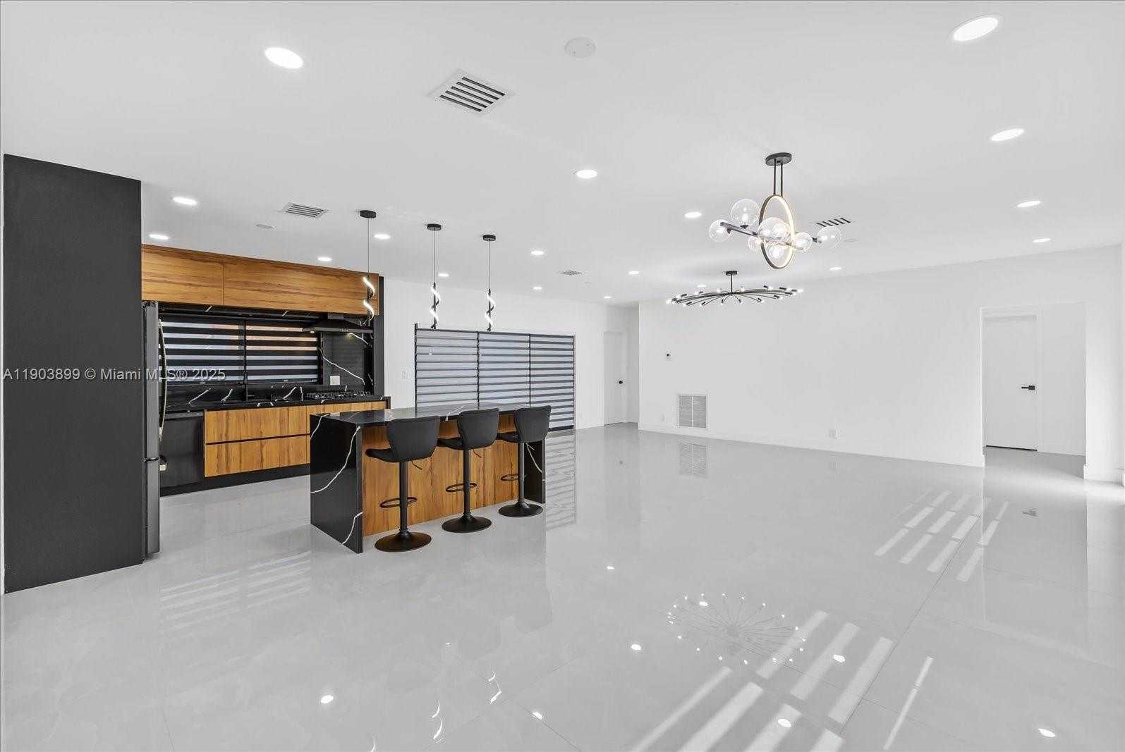 Small Image of 19511 NORTH EAST 18TH PL, Miami Number 27