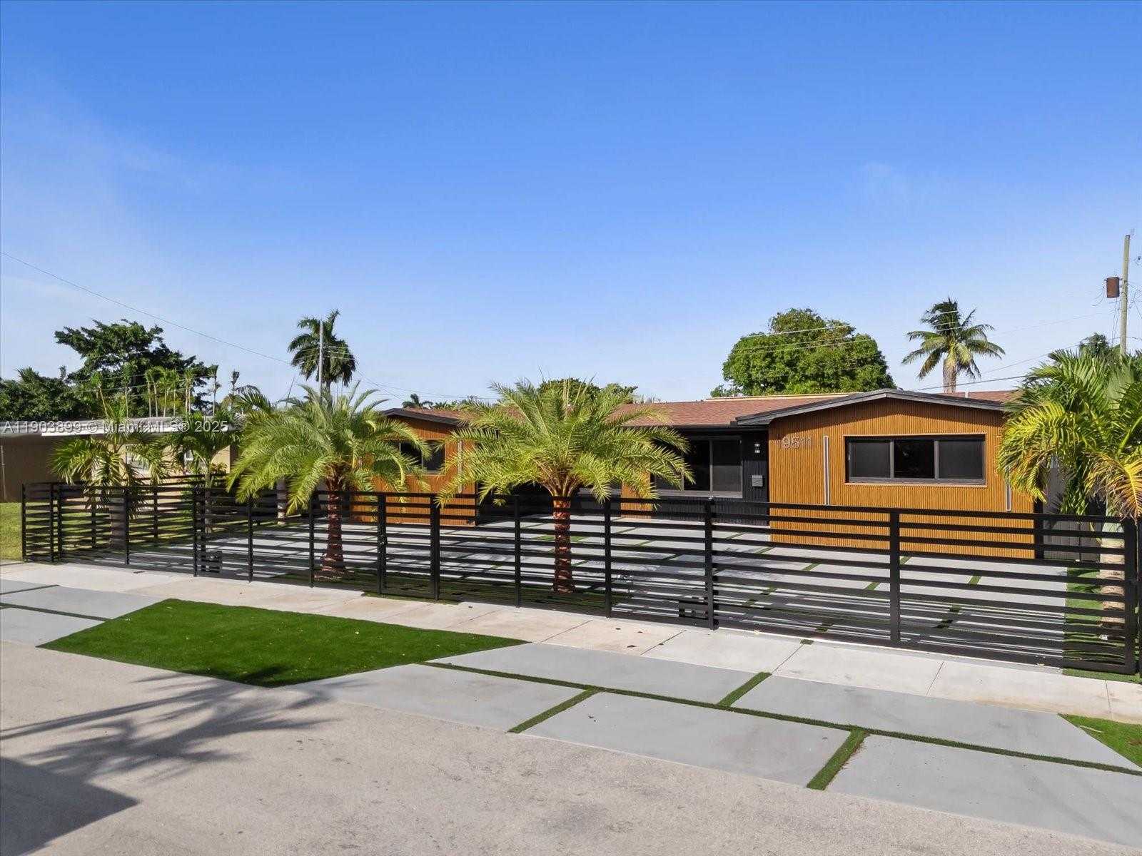 Small Image of 19511 NORTH EAST 18TH PL, Miami Number 3