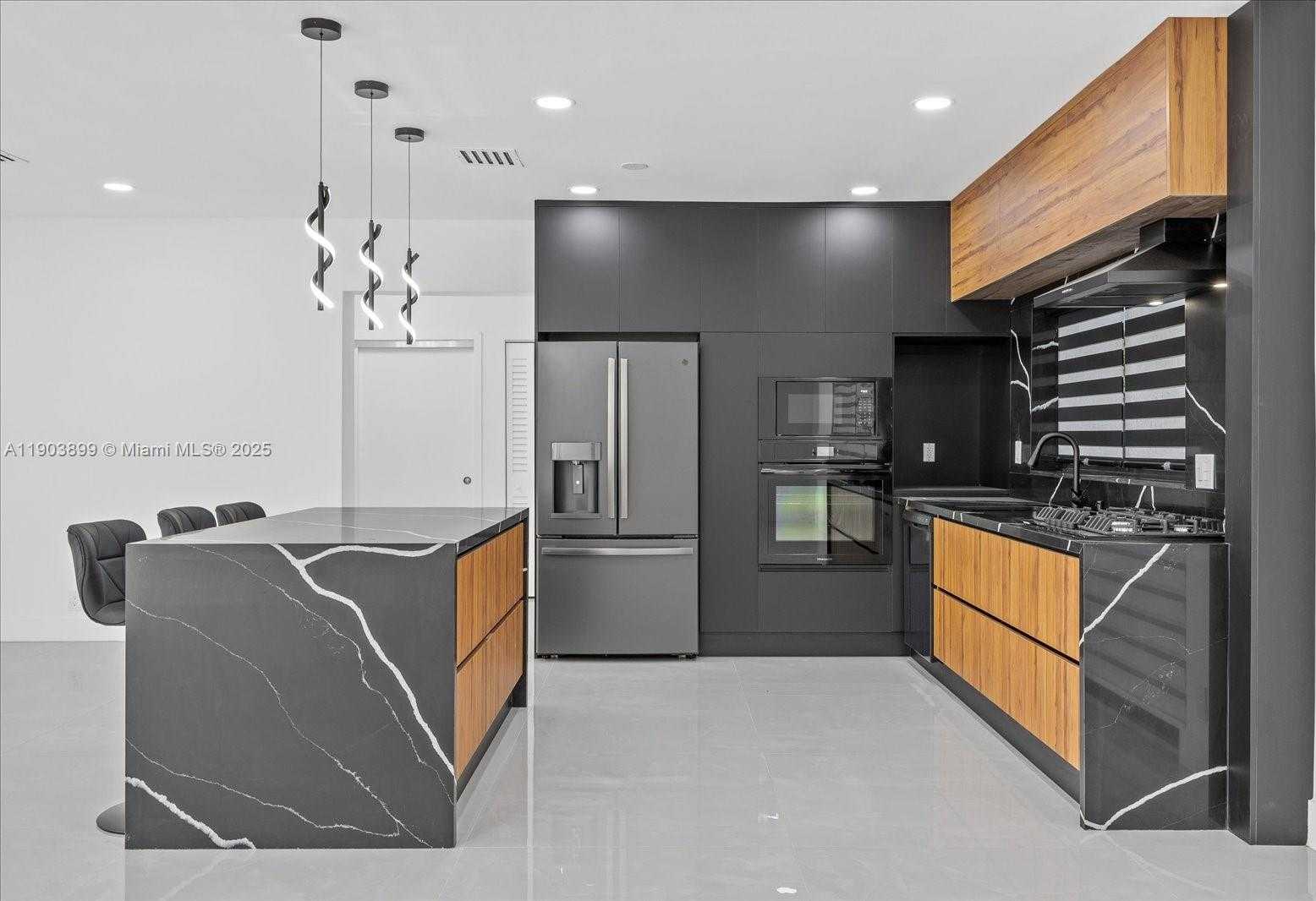 Small Image of 19511 NORTH EAST 18TH PL, Miami Number 30