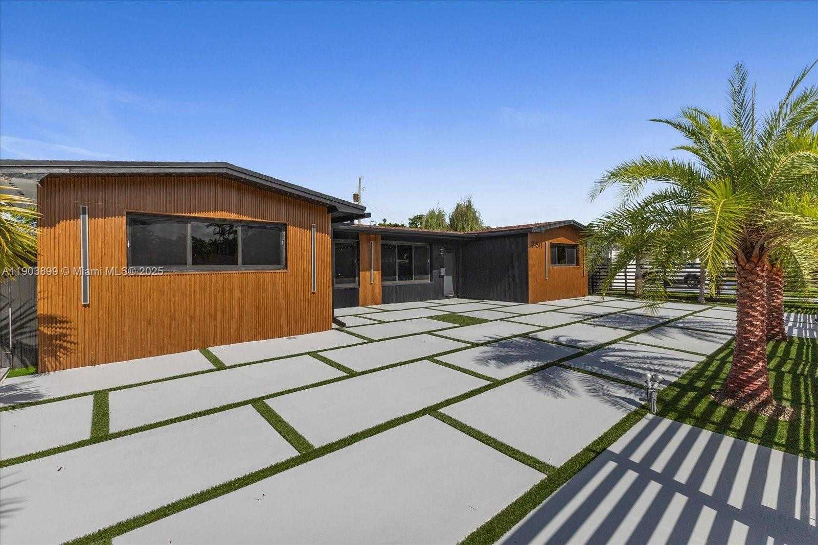 Small Image of 19511 NORTH EAST 18TH PL, Miami Number 5