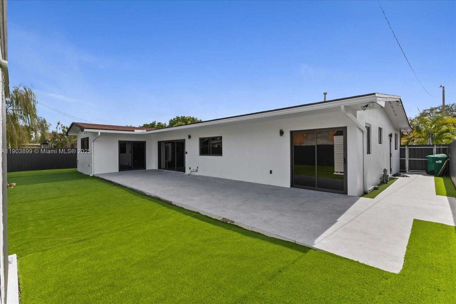 Small Image of 19511 NORTH EAST 18TH PL, Miami Number 8