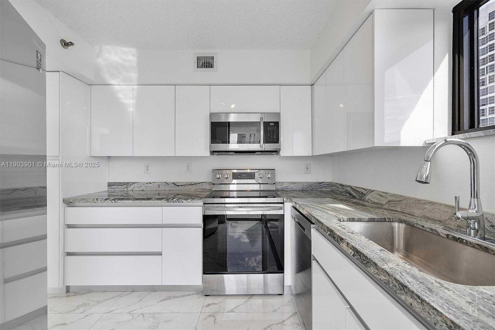 Small Image of 3300 NORTH EAST 192ND ST #813, Aventura Number 16