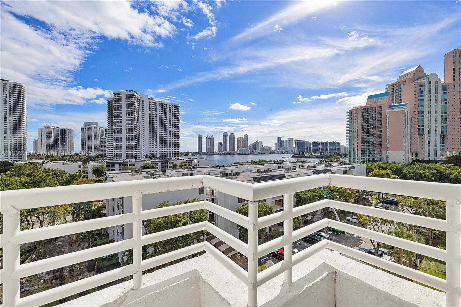 Small Image of 3300 NORTH EAST 192ND ST #813, Aventura Number 28