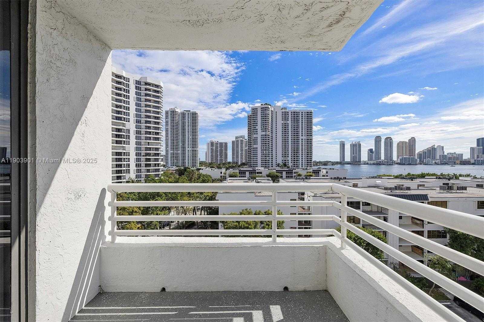 Small Image of 3300 NORTH EAST 192ND ST #813, Aventura Number 29