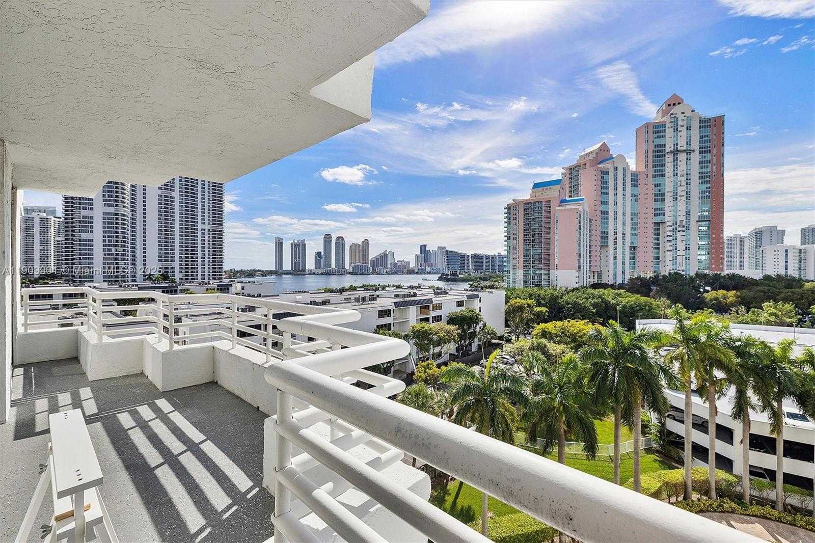 Small Image of 3300 NORTH EAST 192ND ST #813, Aventura Number 32