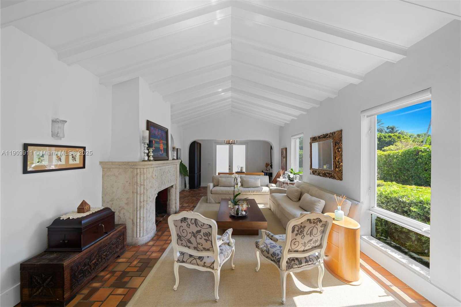 Small Image of 1281 SOUTH VENETIAN WAY, Miami Number 19