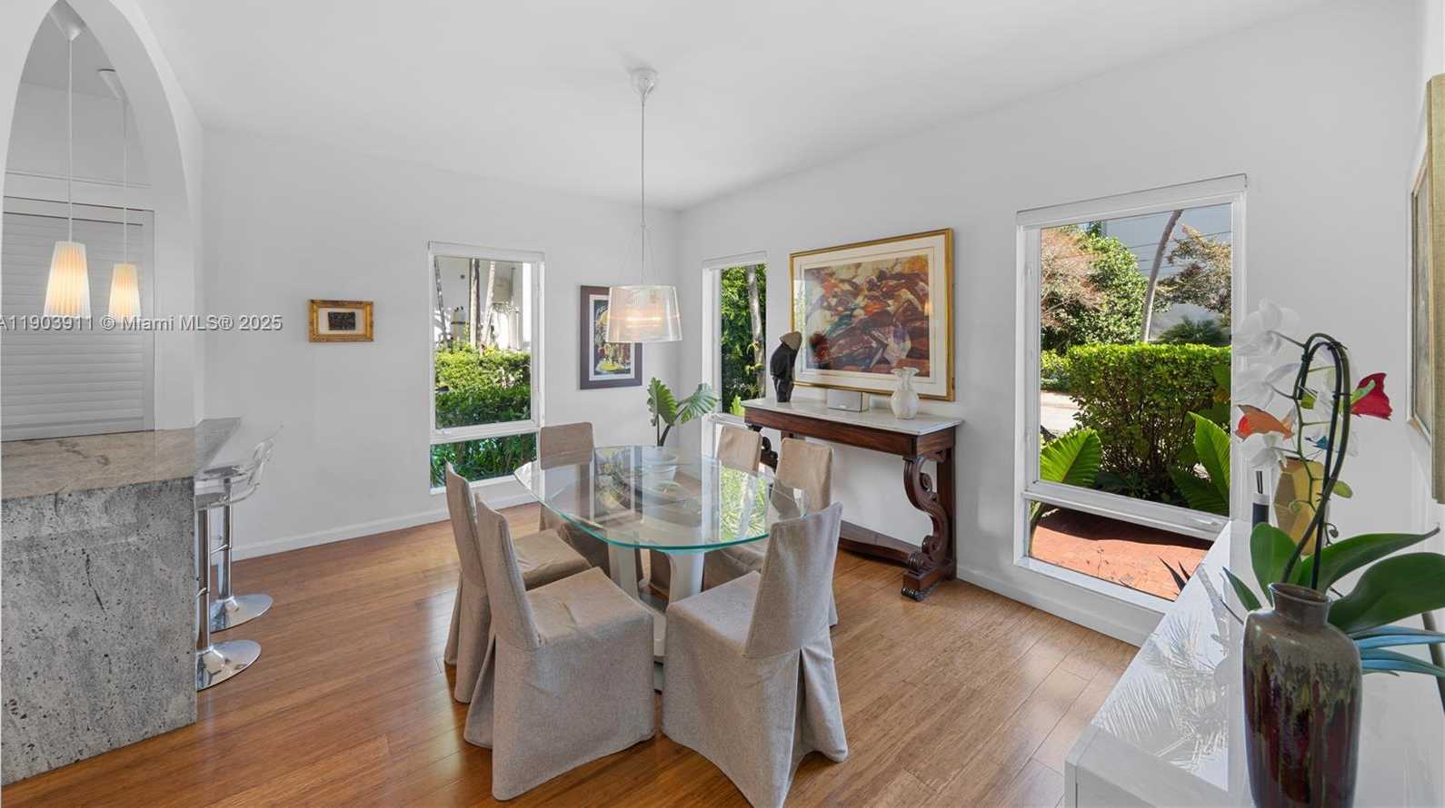 Small Image of 1281 SOUTH VENETIAN WAY, Miami Number 21