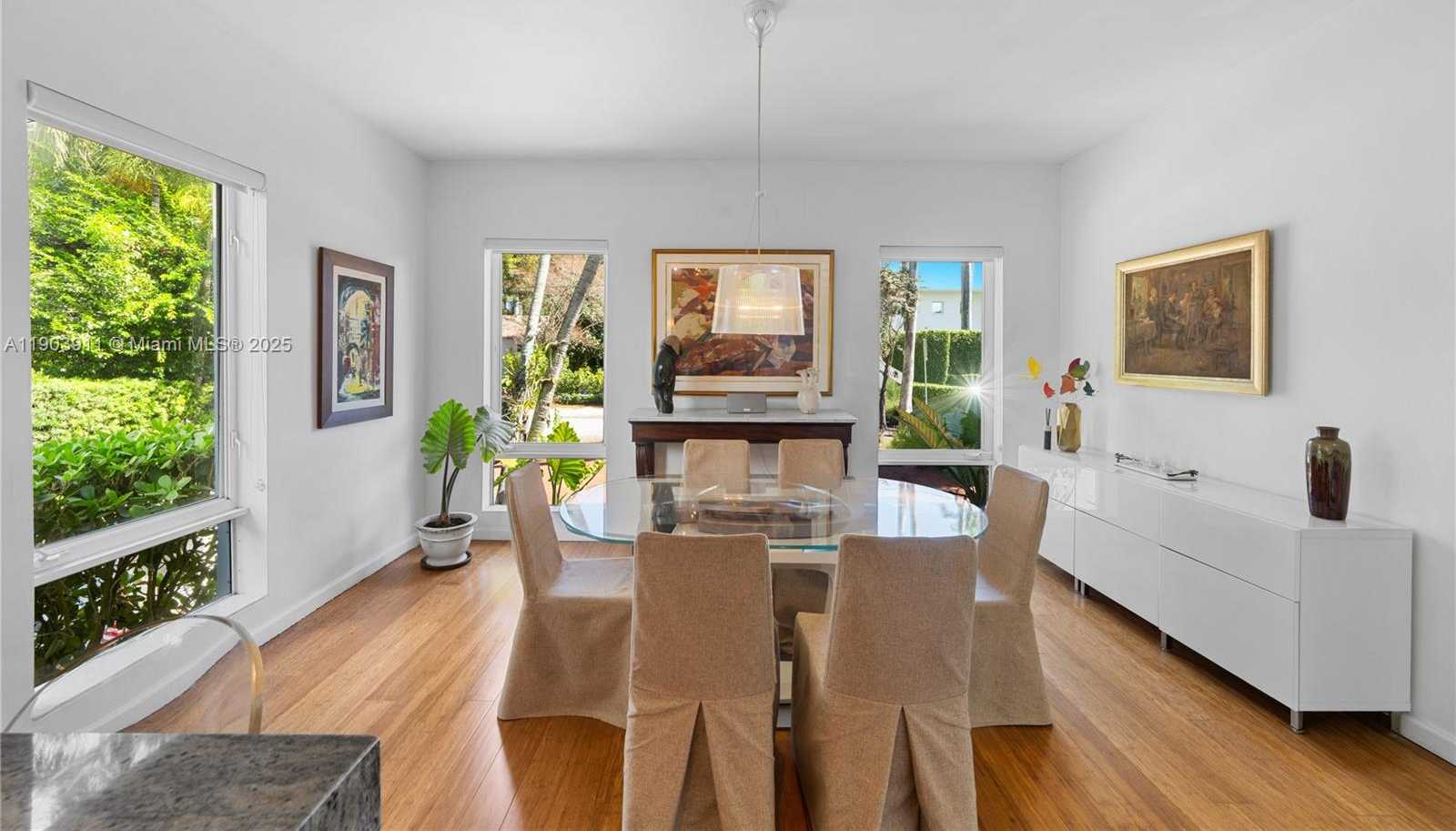 Small Image of 1281 SOUTH VENETIAN WAY, Miami Number 26