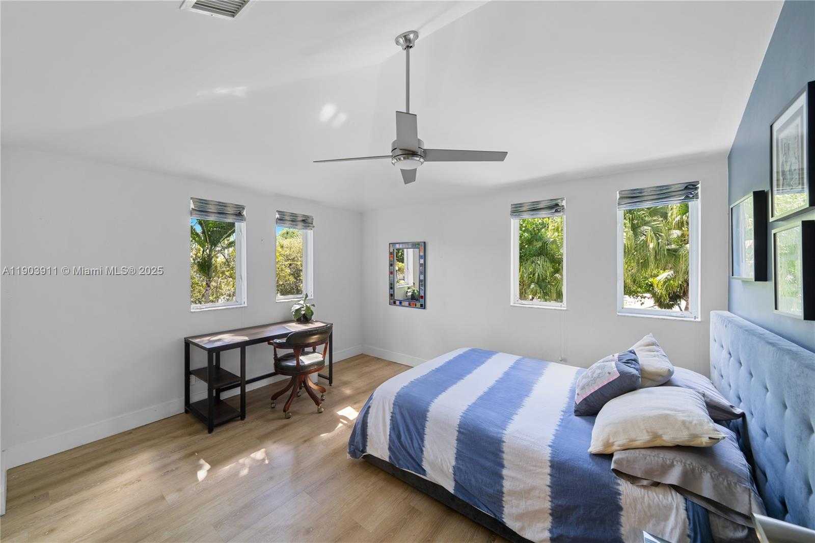 Small Image of 1281 SOUTH VENETIAN WAY, Miami Number 35