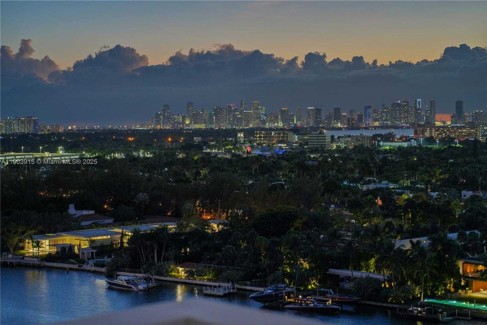 Small Image of 4747 COLLINS AVE #1501, Miami Beach Number 17