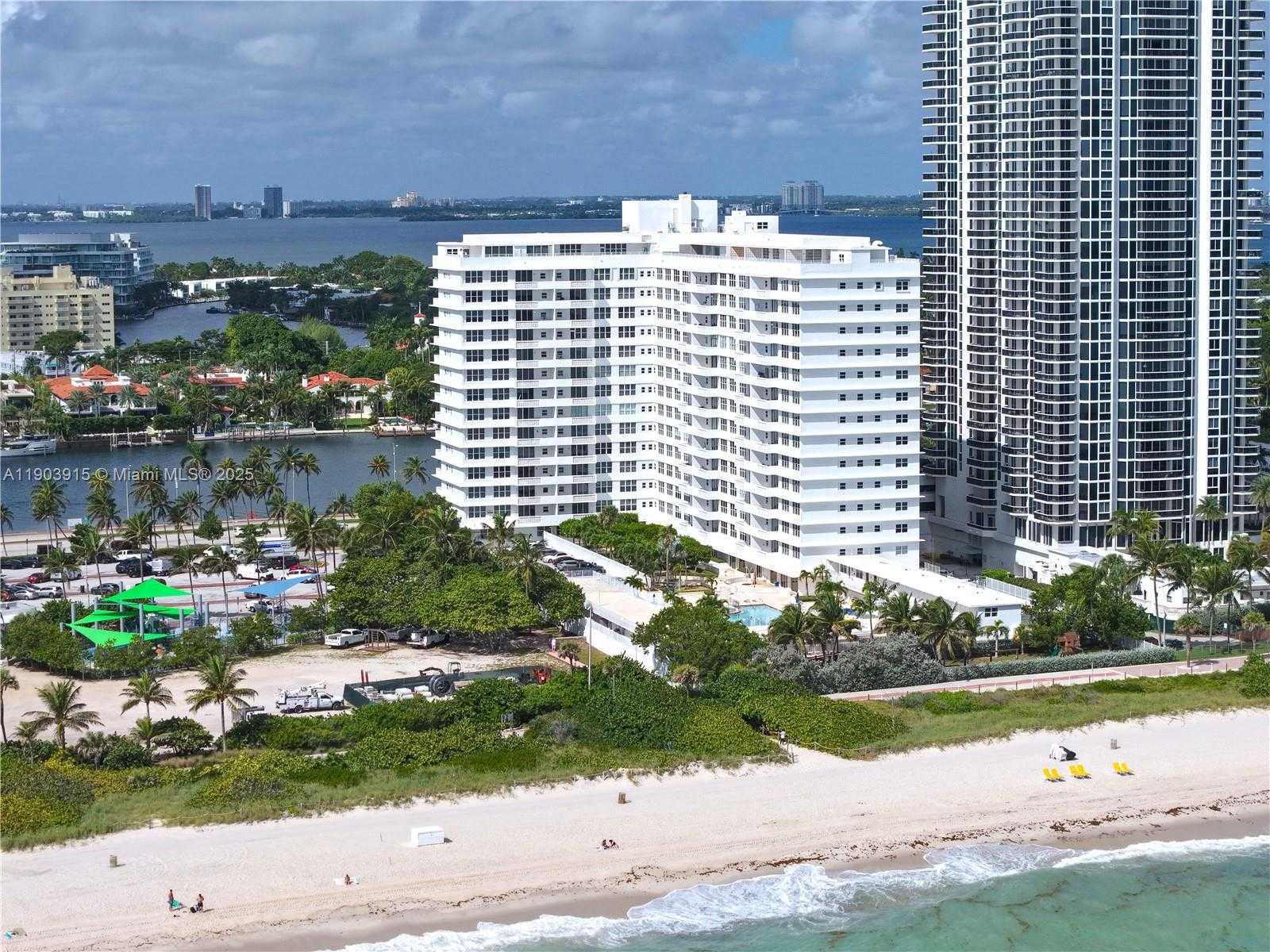 Small Image of 4747 COLLINS AVE #1501, Miami Beach Number 25