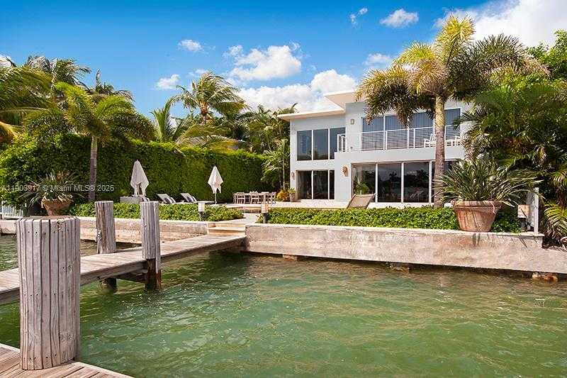 Small Image of 405 EAST SAN MARINO DR, Miami Beach Number 11