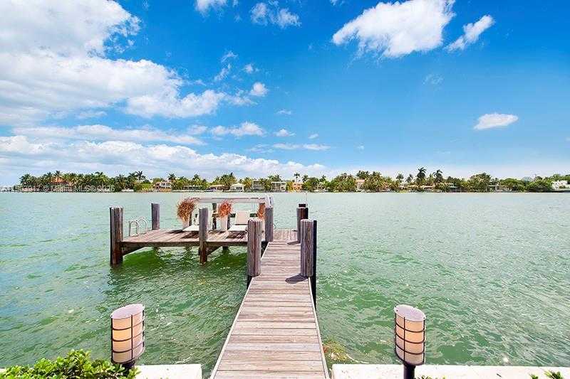 Small Image of 405 EAST SAN MARINO DR, Miami Beach Number 12