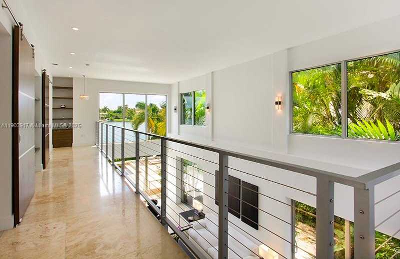 Small Image of 405 EAST SAN MARINO DR, Miami Beach Number 19