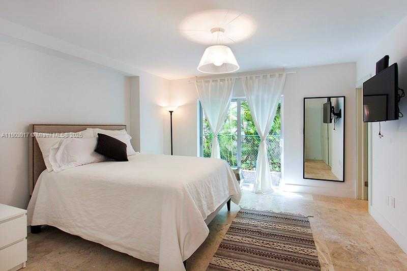 Small Image of 405 EAST SAN MARINO DR, Miami Beach Number 20