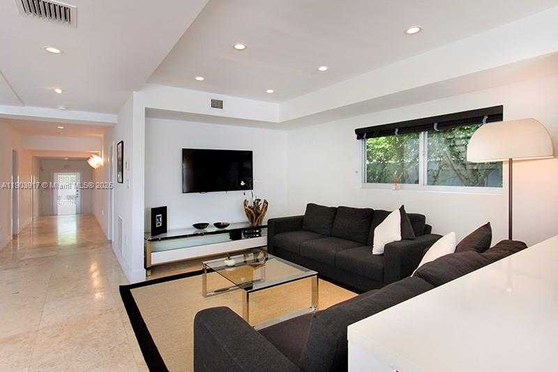 Small Image of 405 EAST SAN MARINO DR, Miami Beach Number 7