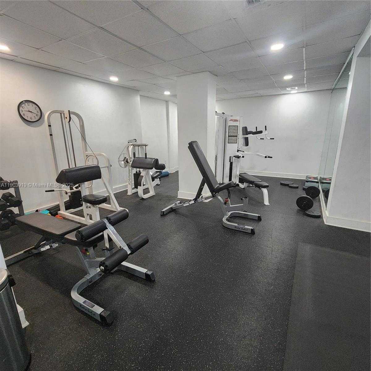 Small Image of 6450 COLLINS AVE #308, Miami Beach Number 12