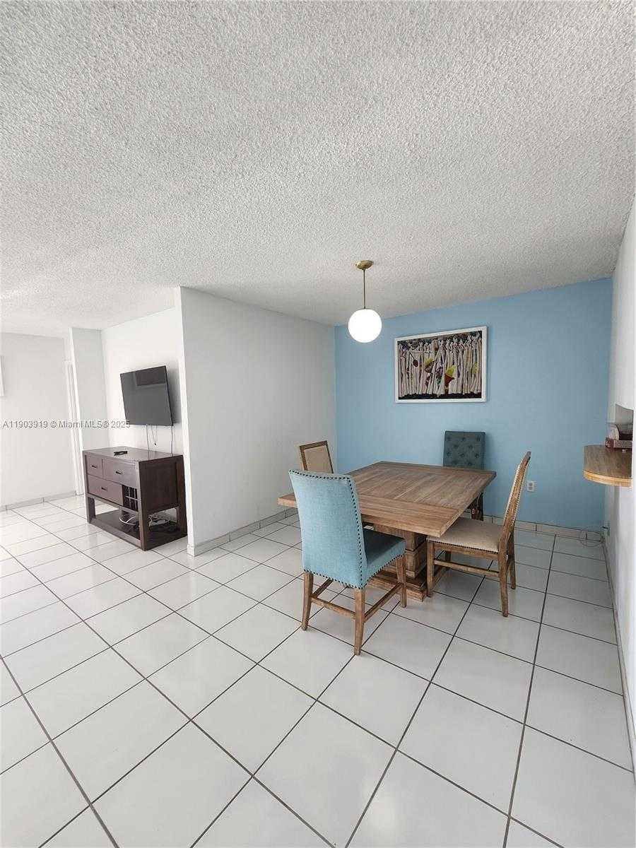 Small Image of 6450 COLLINS AVE #308, Miami Beach Number 18
