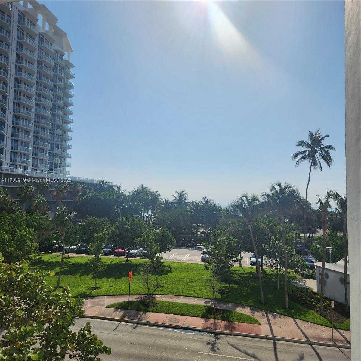 Small Image of 6450 COLLINS AVE #308, Miami Beach Number 2