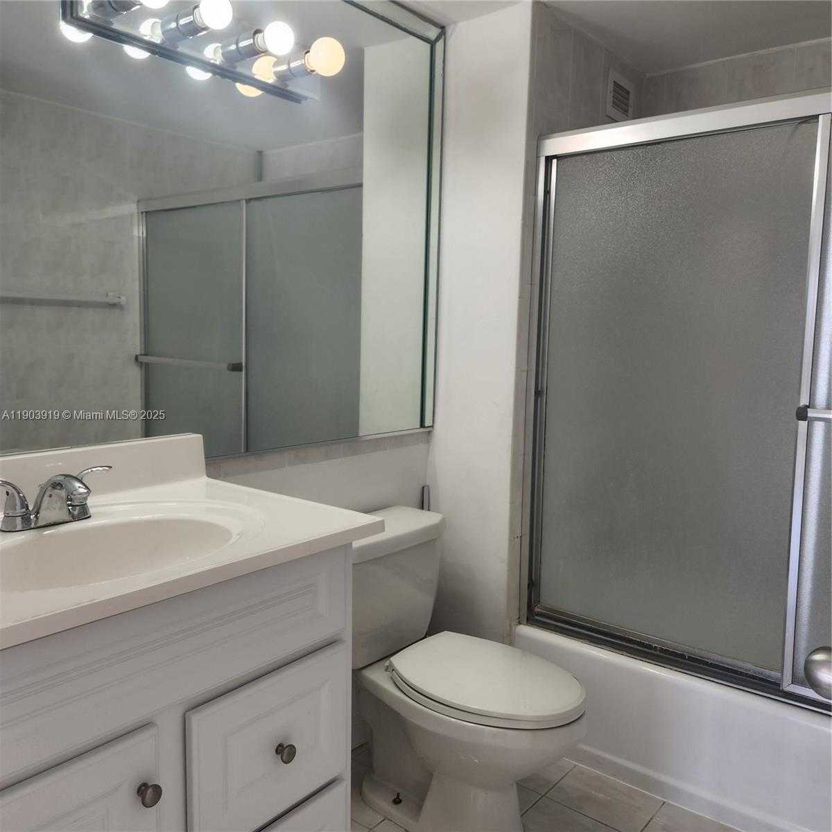 Small Image of 6450 COLLINS AVE #308, Miami Beach Number 6