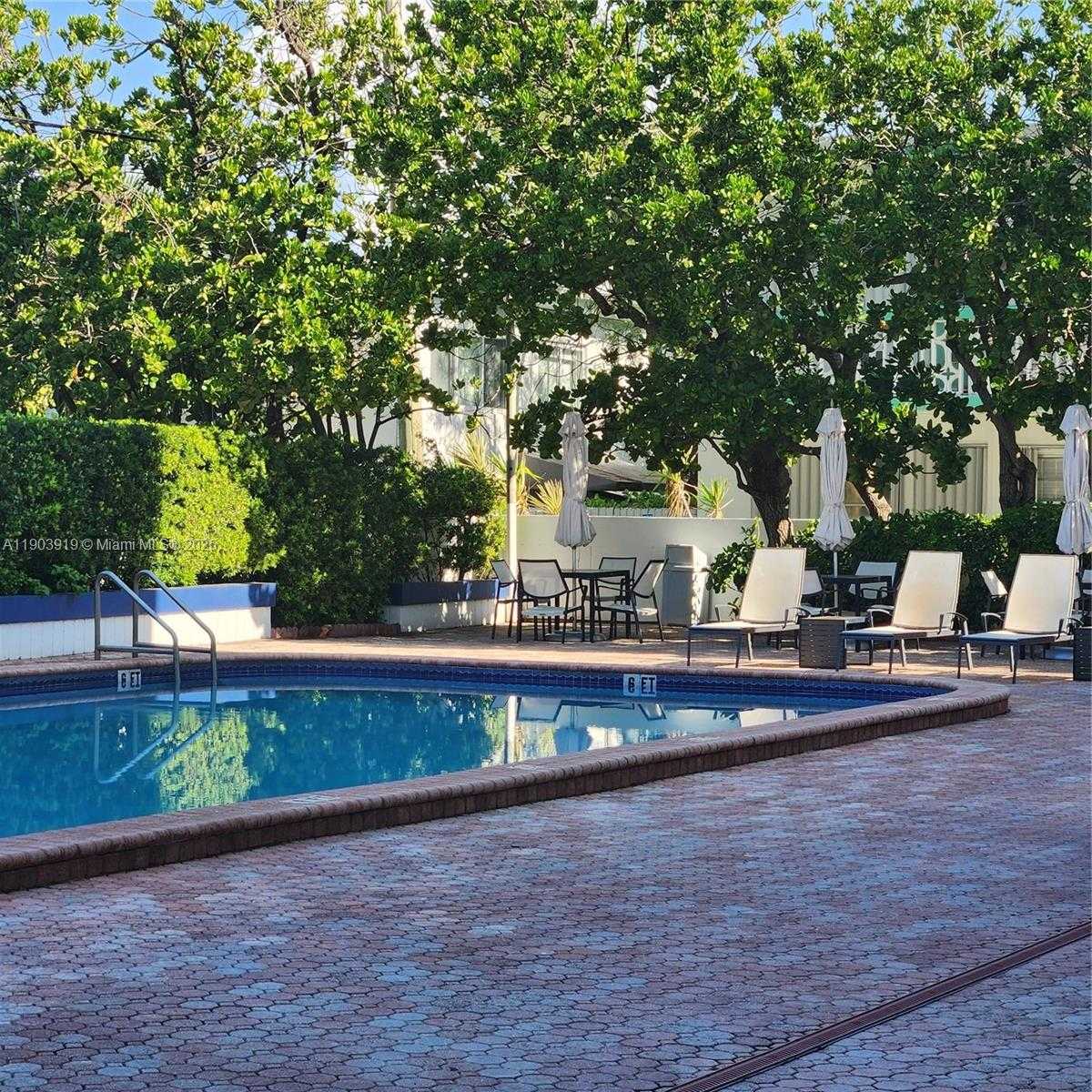 Small Image of 6450 COLLINS AVE #308, Miami Beach Number 9