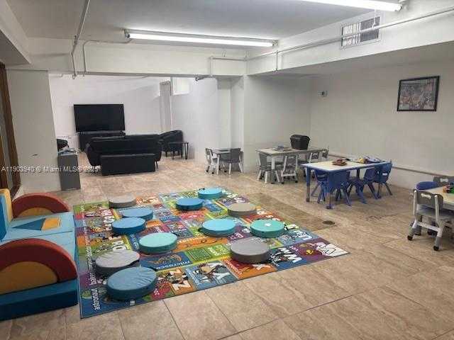 Small Image of 100 LINCOLN RD #1030, Miami Beach Number 35